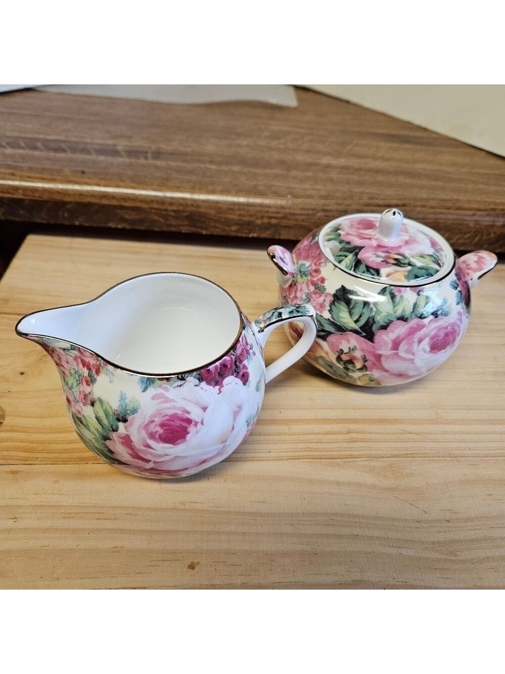 Maxwell Williams "Rambling Rose" Fine Bone China Sugar & Creamer Set